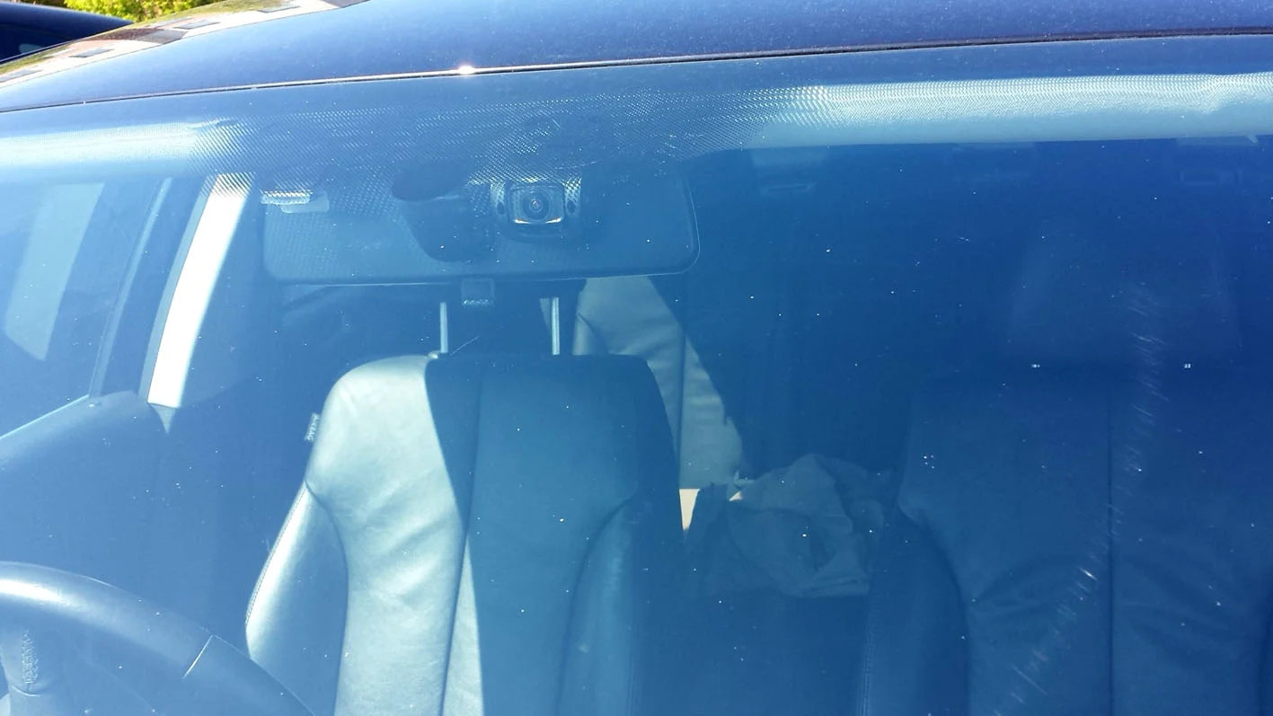 B40 Mounted IN Car (2).webp