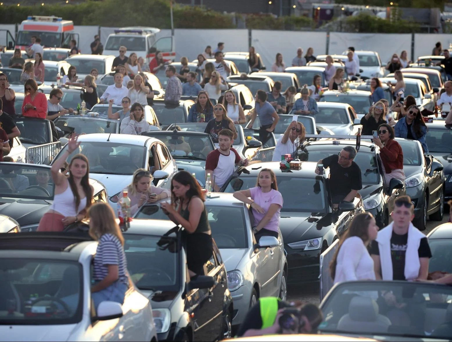 drive_in2.jpg