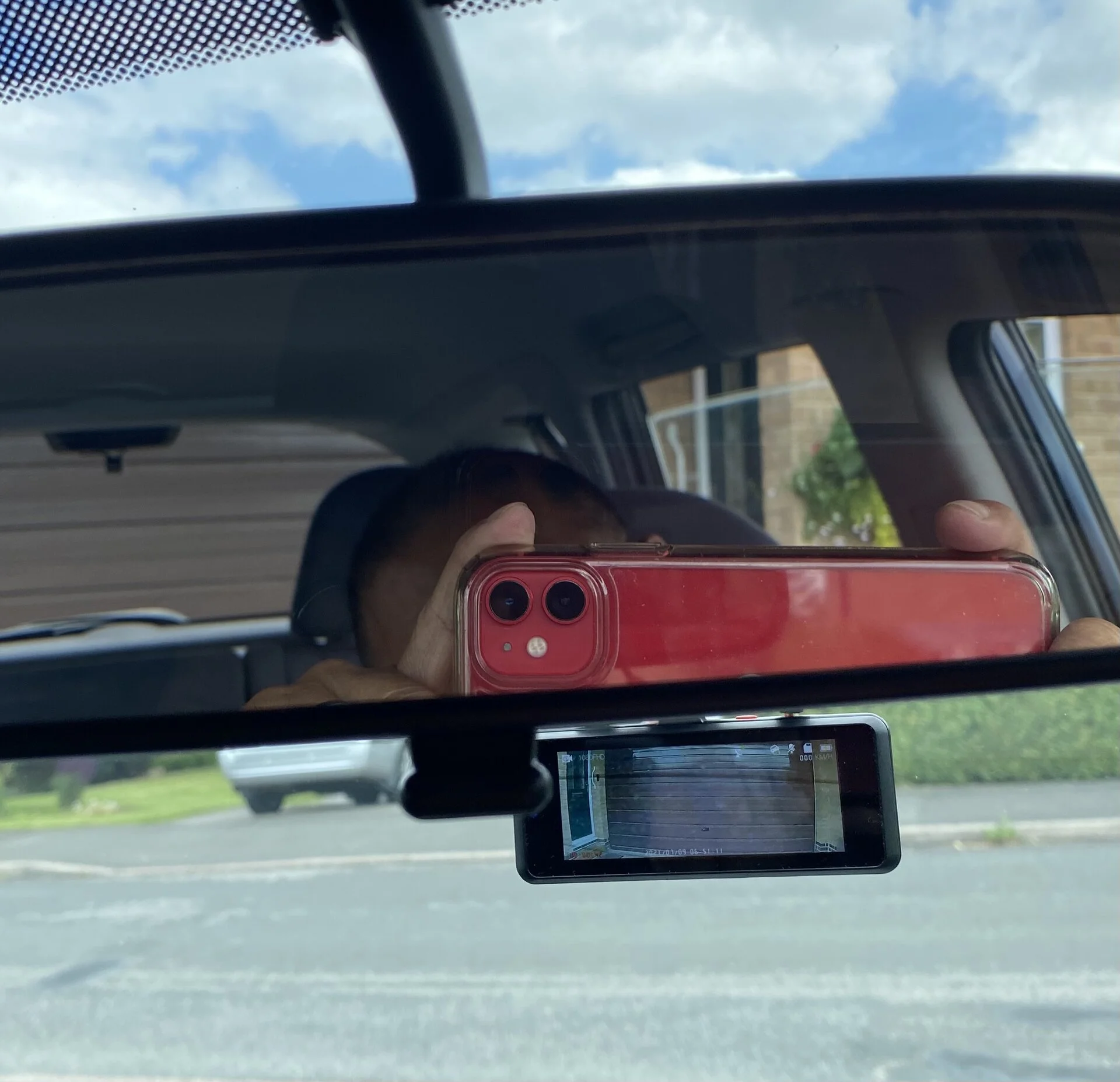 Why Don'T Us Carmakers Put Dash Cams in Cars: Uncovering Reasons
