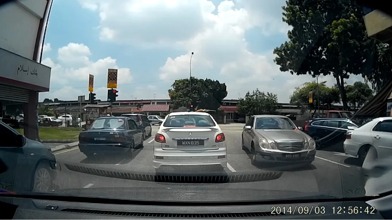 Frame 2014.09.03 12-56-43 (0-02-48.331).webp