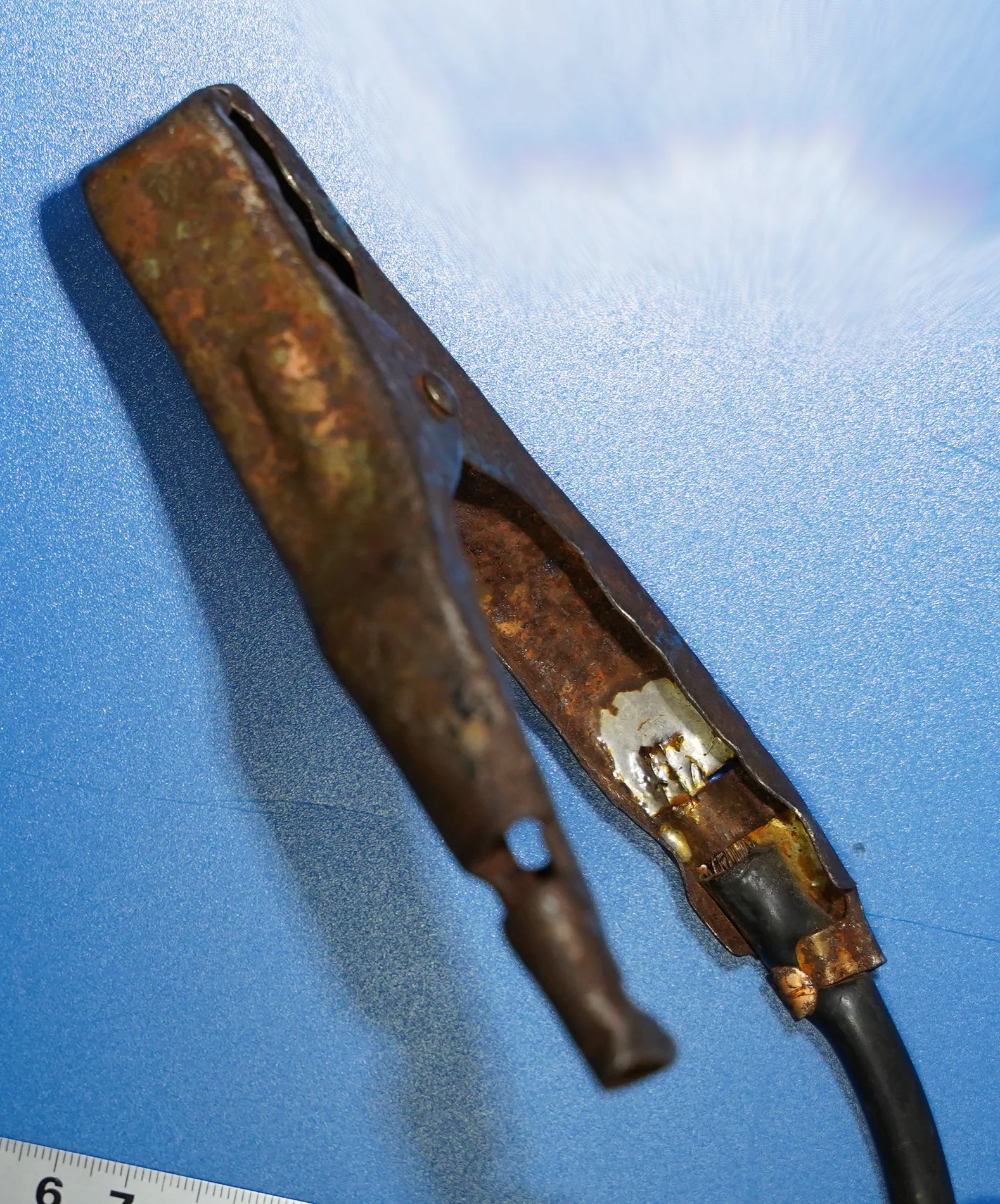 Jumper cable clamp soldered due to clamp failure800x600.webp