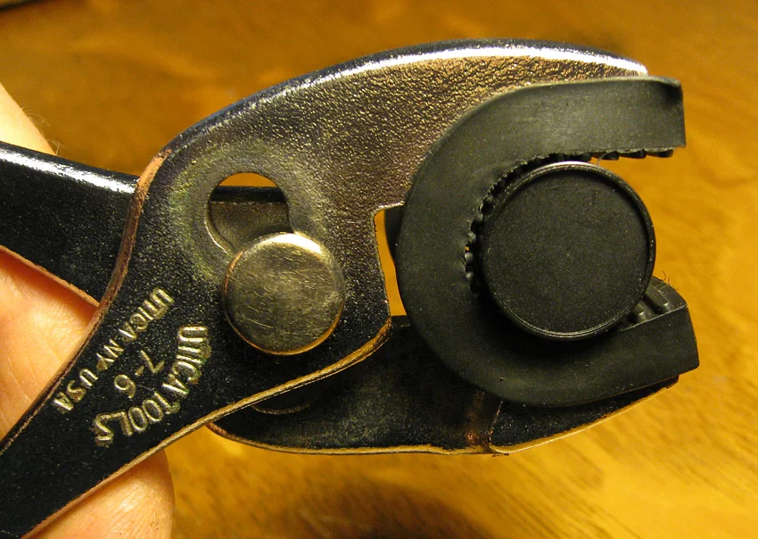 pliers2.webp