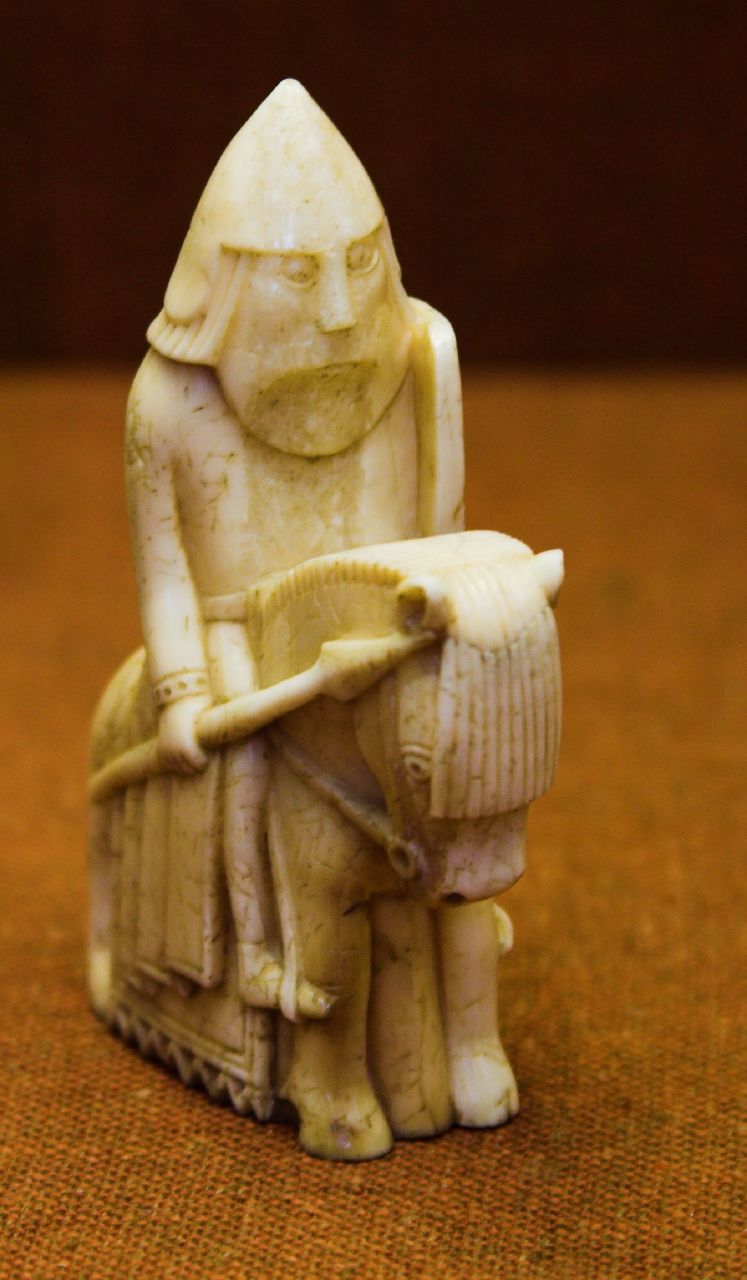 Knight%2C_Lewis_Chessmen%2C_British_Museum.jpg