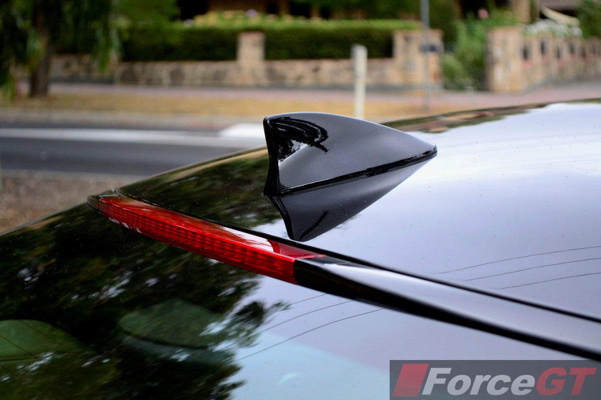 2015-Lexus-RC-350-Sports-Luxury-shark-fin-antenna.jpg