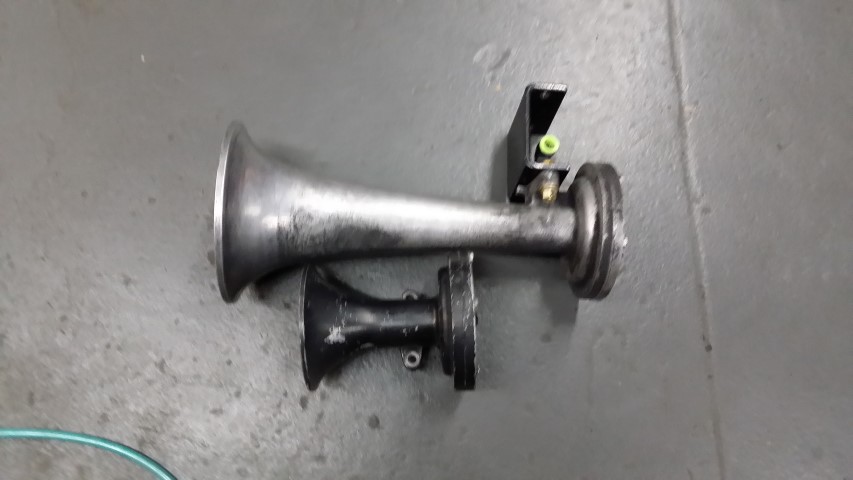 trainhorns-XBB-10.jpg
