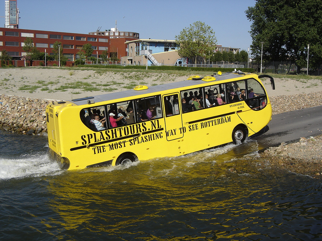 amphibious-bus-2.jpg